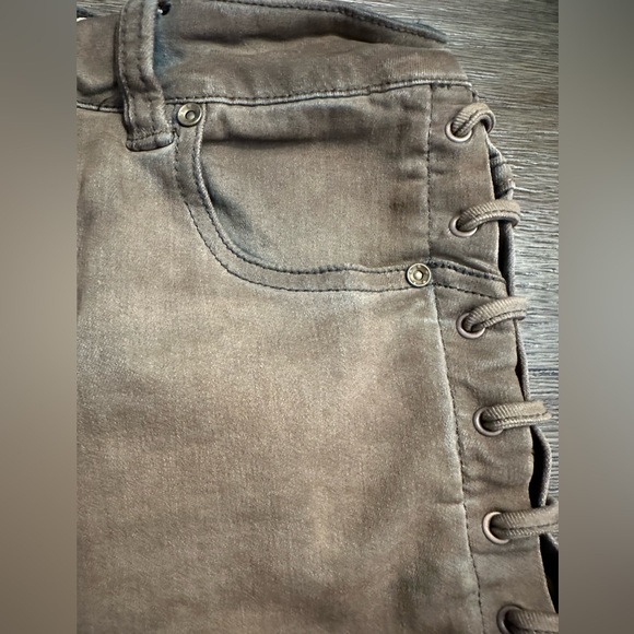 Free People Lone Ranger Distressed Brown Shorts - Size 26 - Picture 4 of 9